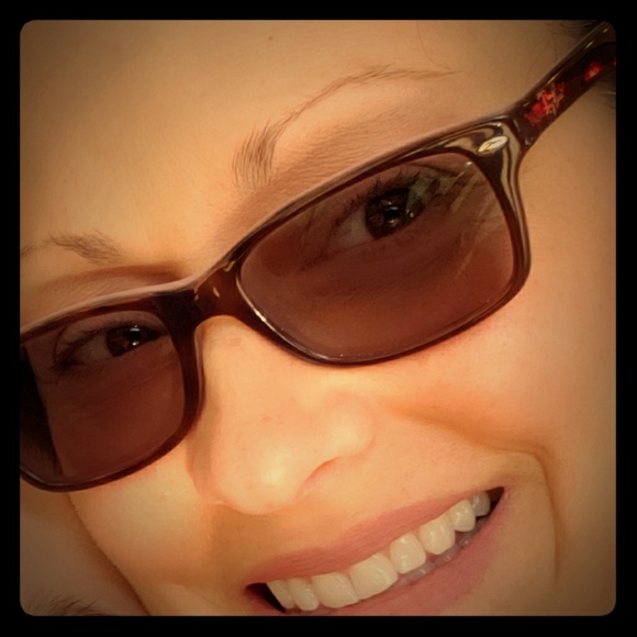 Meet your Posher, Gina - Picture 1 of 1